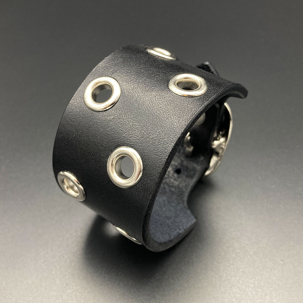 Breites Nietenarmband "Pirate", schwarz