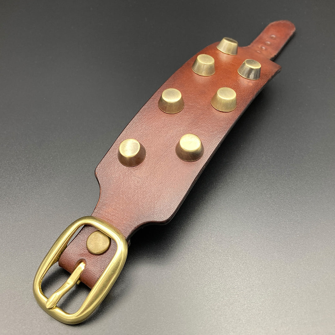 Breites Nietenarmband „Halvar“, braun