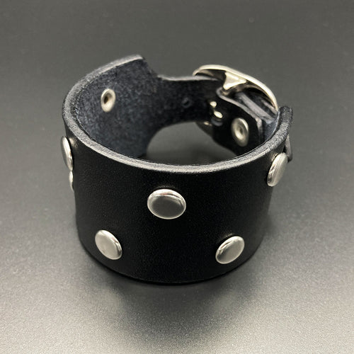 Breites Nietenarmband „Freerider“, schwarz