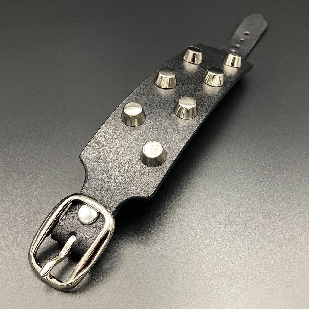 Breites Nietenarmband „Halvar“, schwarz