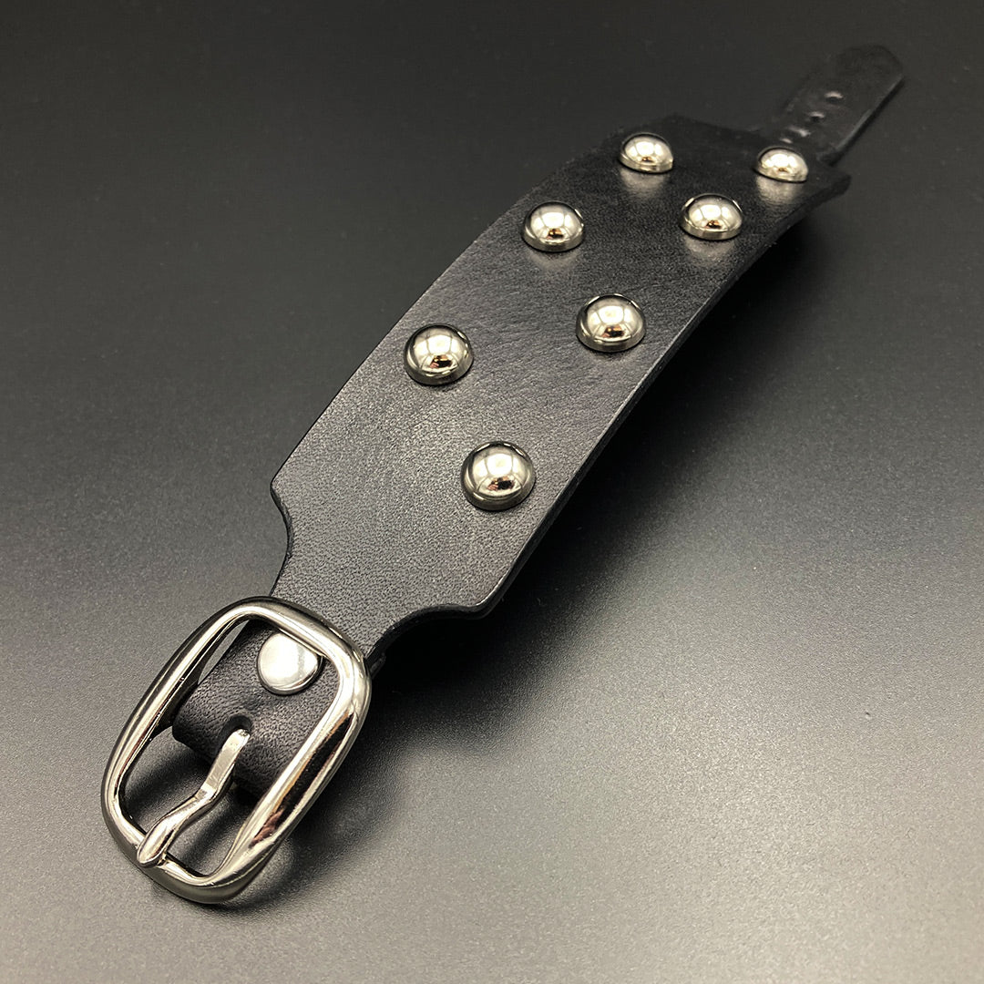 Breites Nietenarmband „Sindbad“, schwarz