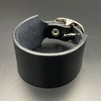 Breites Lederarmband „Prowler“, schwarz