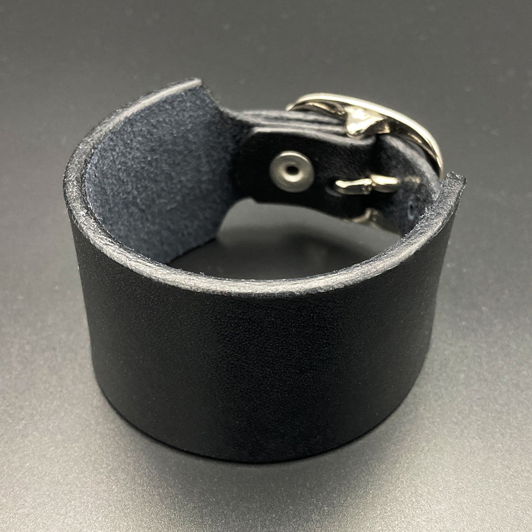 Breites Lederarmband „Prowler“, schwarz