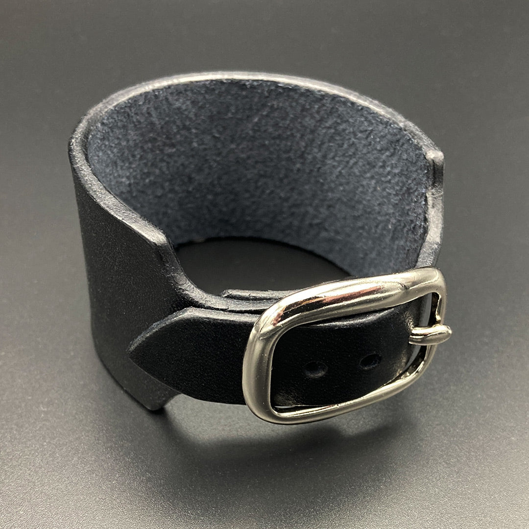 Breites Lederarmband „Prowler“, schwarz