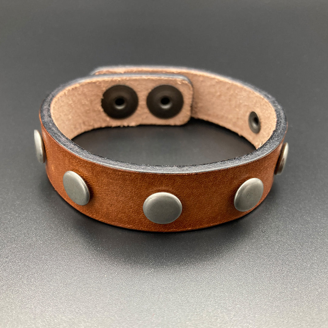 Nietenarmband „Rumbler“, hellbraun