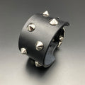 Breites Nietenarmband "Rebel", schwarz