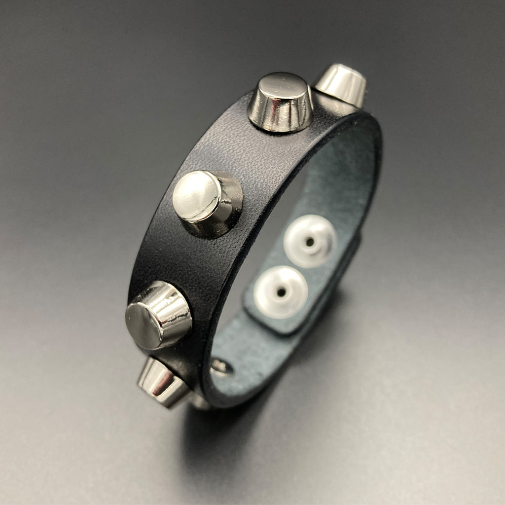 Nietenarmband „Crusher“, schwarz